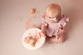cake smash photographer shrewsbury, photographer shrewsbury, baby photographer shrewsbury, 1st birthday photoshoot shrewsbury
